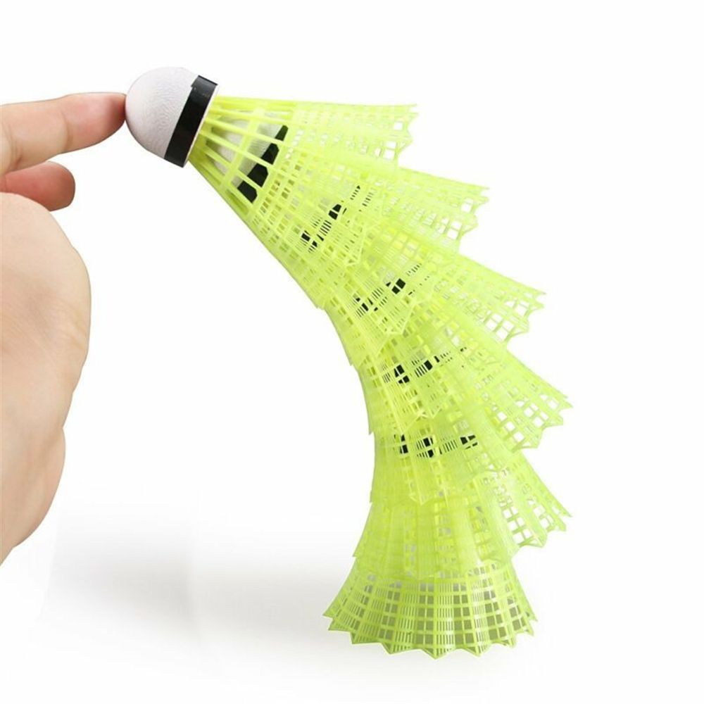 ريشات بدمينتون بلاستيكية جديدة - مراجعة Feather Shuttlecock وسعره
