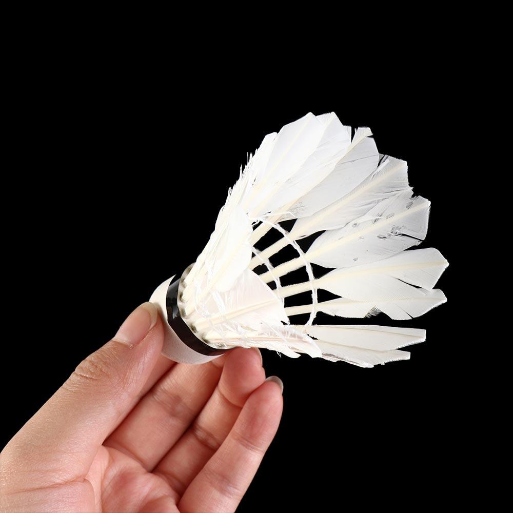 كرة بادمنتون رياضية مرنة من ال - مراجعة Feather Shuttlecock وسعره